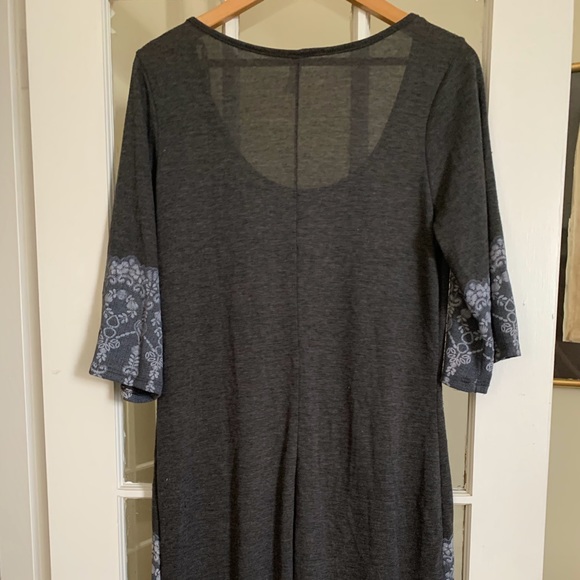 Dori Gray Dress midi 3/4 sleeve size Medium - Picture 2 of 4